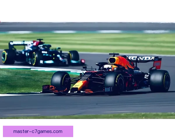 F1赛季最新动态解析：红牛强势表现维斯塔潘领跑积分榜