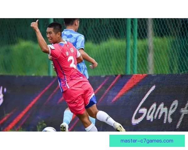 中国足球队备战世界杯预选赛全力出击 聚焦球队新阵容与训练情况