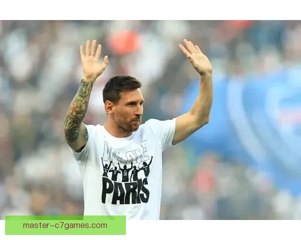 梅西转会巴黎后首度亮相训练场,球迷期待新赛季惊艳表现 梅西转会巴黎后首度亮相训练场,球迷期待新赛季惊艳表现