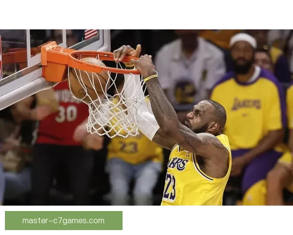 詹姆斯关键时刻发力湖人逆转勇士迎来连胜新高潮